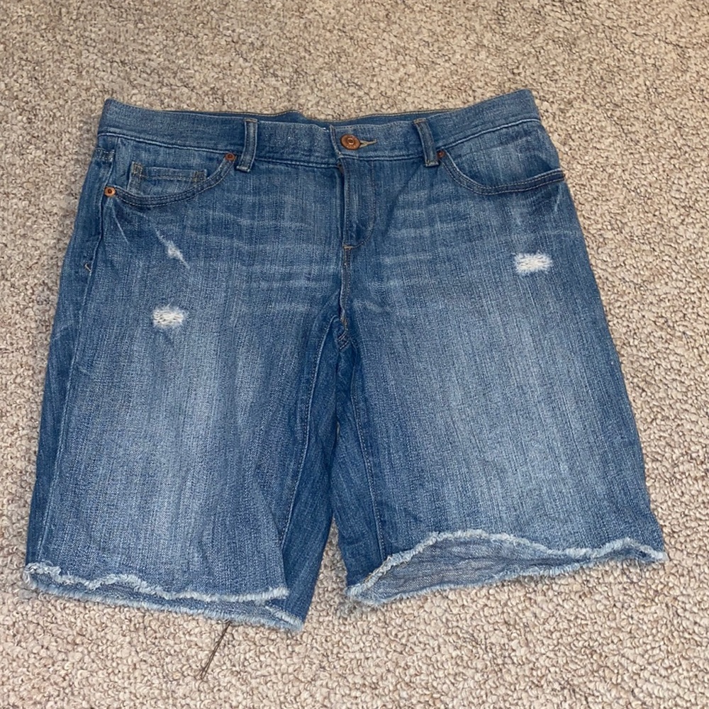 Distressed Denim Loft Shorts Size: 28/6